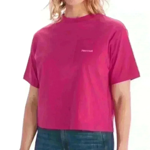 NWT Marmot Women’s Logo Boxy Tee Short Sleeve Fuchsia Red Size Medium - Picture 1 of 2